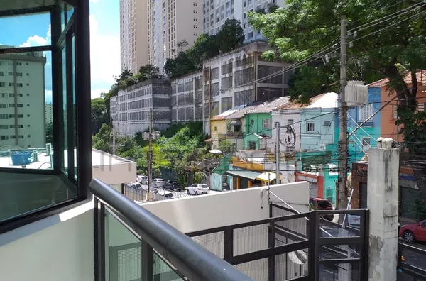 Apartamento duplex para alugar, 1 quarto, sacada, 2 vagas de garagem, Bela Vista - São Paulo