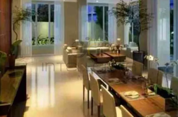 Apto. Próximo aos Metrôs Estação São Paulo e Estação AACD-Servidor.