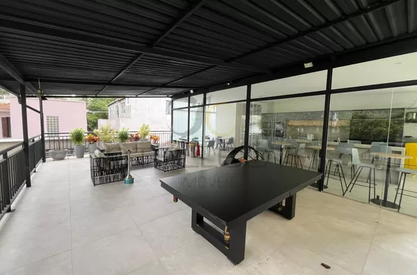 Ótimo prédio comercial, 4 andares, ótima localização, entre metrô vila Mariana e metrô Ana Rosa.