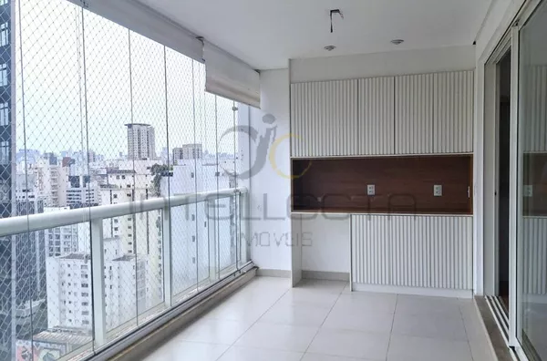 Lindo apto no Itaim Bibi, em andar alto, reformado e pronto para morar!