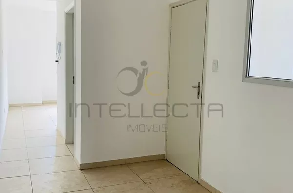 Vende-se Prédio Inteiro com Espaço Comercial e Residencial! Com 3 aptos em cima!