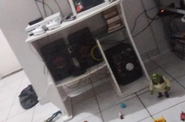 Apartamento claro e arejado à venda em São Vicente