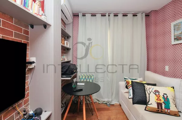 Apartamento Porteira Fechada a 2 Quadras do Metrô República – IPTU Isento!