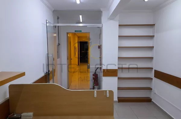 Conjunto comercial semi mobiliado para venda e aluguel, 3 salas, ar condicionado, 2 vagas - Liberdade, São Paulo