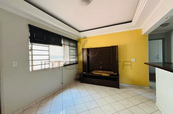 Venda de apto, 2 quartos, 1 vaga na garagem, 5 min do metrô.