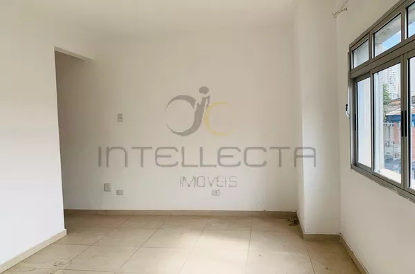Vende-se Prédio Inteiro com Espaço Comercial e Residencial! Com 3 aptos em cima!