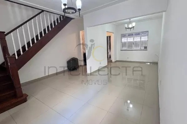 Casa Reformada no Ipiranga com Quintal e 2 Vagas – Perfeita pra Morar ou Investir!