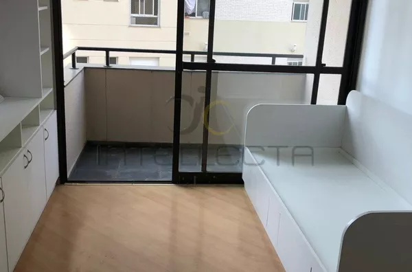 Encante-se com Seu Novo Lar: Studio a 9 Minutos do Metrô Ana Rosa!