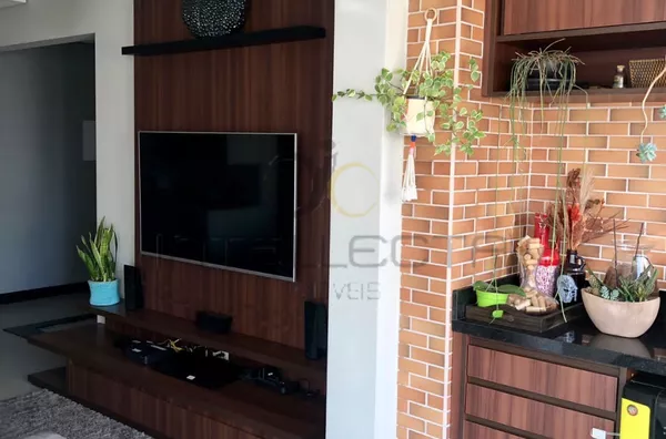 Apto. Andar alto próximo ao Metrô Vila Mariana