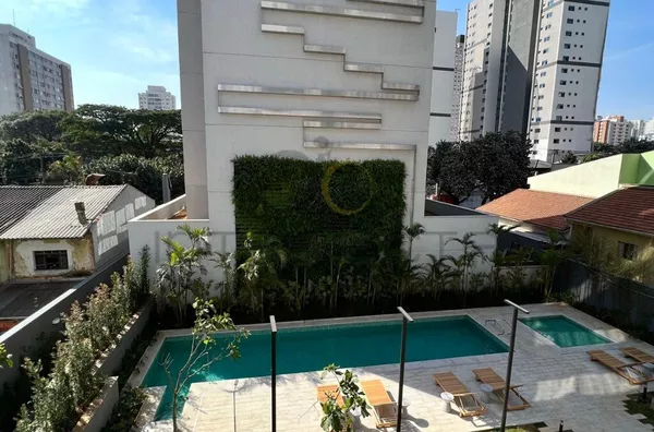 Apto. Novo no contra piso próximo aos Metros São Paulo e Santa Cruz.