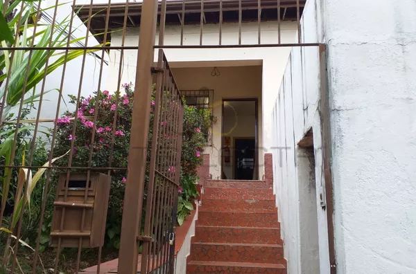 - Casa térrea para venda 2 quartos, 1 vaga de garagem, quintal e casa de fundos térrea com 2 quartos - Vila Mariana - São Paulo