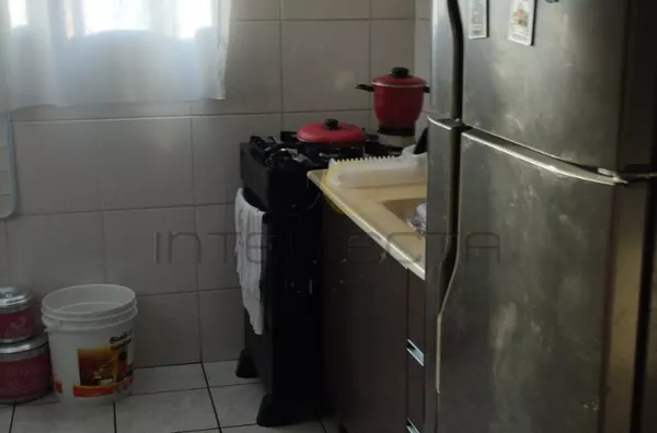 Apartamento claro e arejado à venda em São Vicente