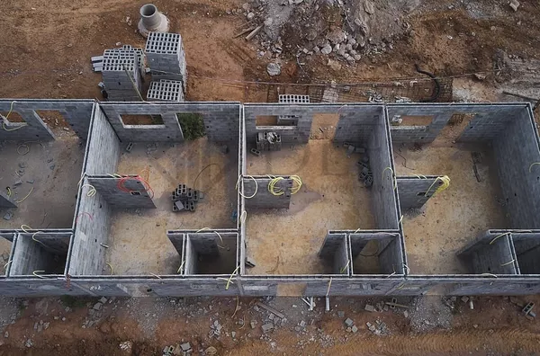 CONDOMÍNIO RESIDENCIAL MADRI 