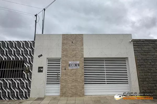 ? Casa Solta no Centro – Ampla, Bem Localizada e Pronta para Morar! ?