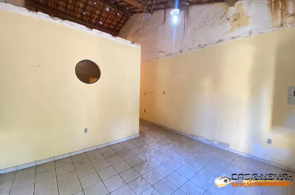 Oportunidade Única no Centro de Monteiro – Imóvel Amplo para Comércio ou Investimento