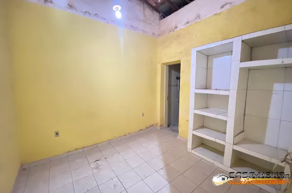 Oportunidade Única no Centro de Monteiro – Imóvel Amplo para Comércio ou Investimento