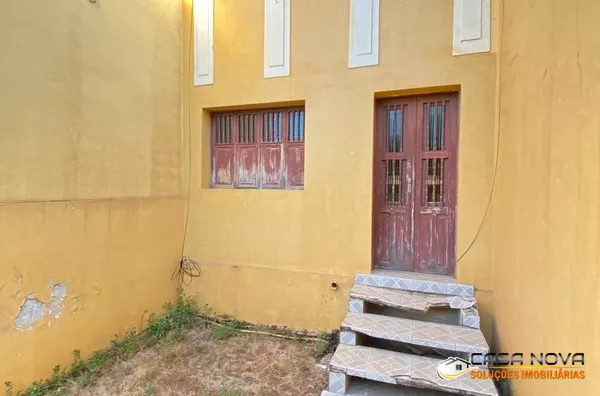 Oportunidade Única no Centro de Monteiro – Imóvel Amplo para Comércio ou Investimento