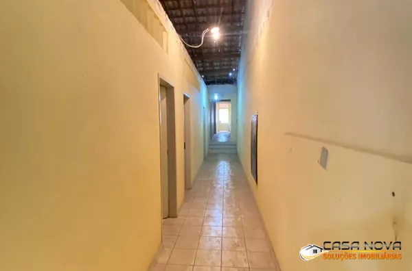 Oportunidade Única no Centro de Monteiro – Imóvel Amplo para Comércio ou Investimento