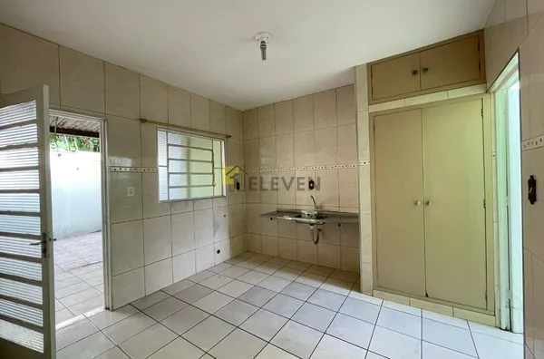 Casa - Bairro do Estádio