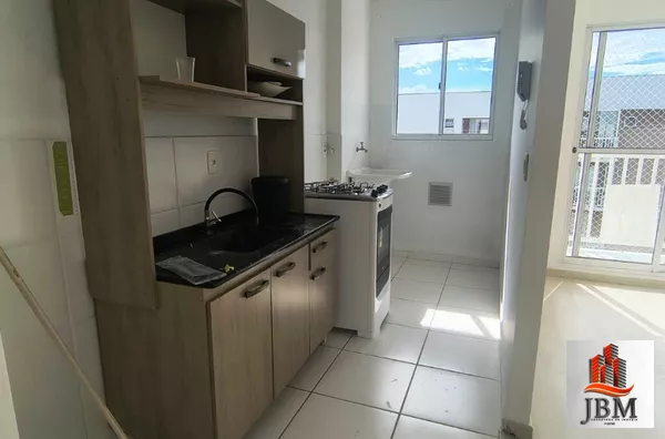 Apartamento com 02 dormitórios em Uvaranas