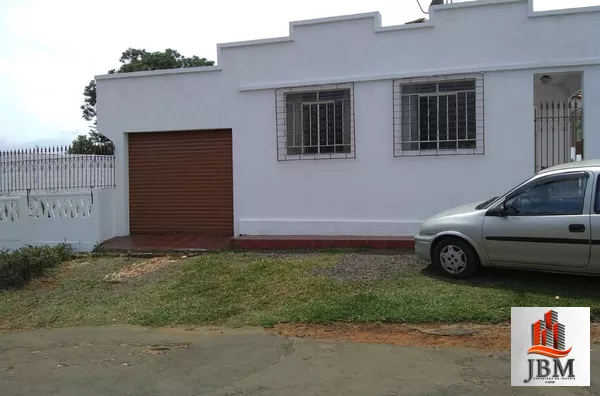 Casa  para Venda em  Uvaranas, Ponta Grossa R$250.000,00