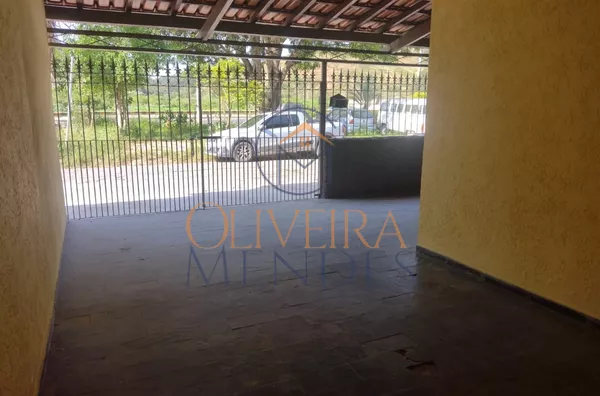 Casa 3/4, com garagem, área gourmet, quintal, canil bairro Barbosa Lage