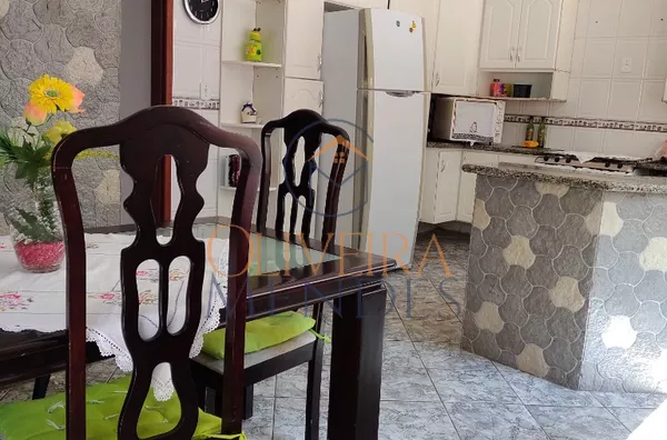 COZINHA COM REVESTIMENTO DE PEDRA