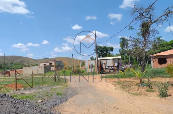  Excelente oportunidade Terreno amplo e plano (facilita a construção ) documentação em dia  granjeamento tranquilo e em crescimento ótimo custo e beneficio, preço especial para venda rápida