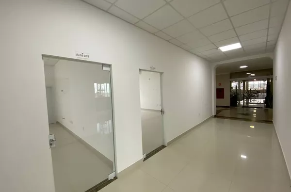 Sala comercial nova - Ed. Jaime Martini - Centro - Realeza/PR