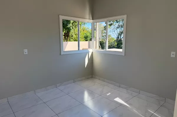 Casa nova de esquina à venda em Realeza