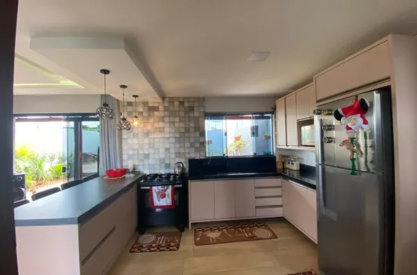 Casa com piscina para venda 3 quartos (sendo 01 suíte) - Cidade Universitária - Realeza/PR