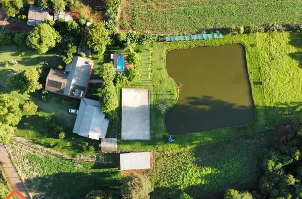 Chácara porteira fechada com casa e área de lazer completa - Boa Esperança - Realeza/PR
