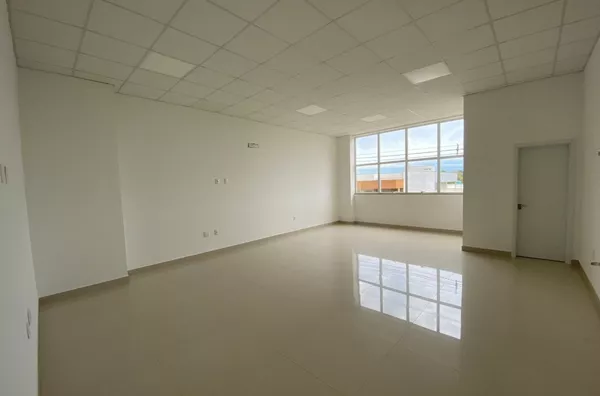 Sala comercial nova - Ed. Jaime Martini - Centro - Realeza/PR