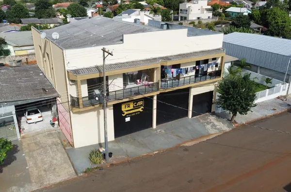 Prédio para venda com 03 apartamentos + 01 barracão + 02 salas comerciais - João Paulo II - Realeza/PR
