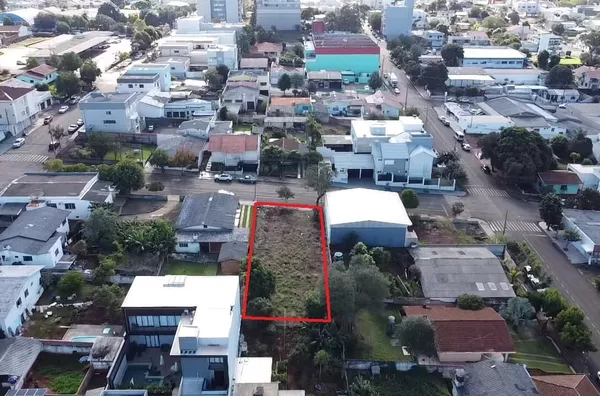 Terreno para venda no Centro de Realeza próximo a Radio Clube