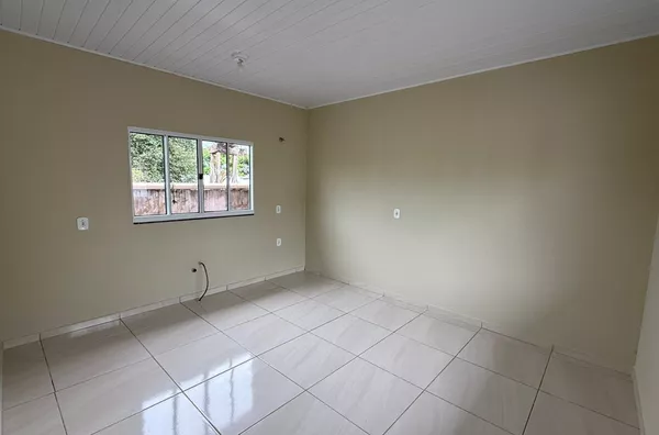 Kitinet no centro de realeza para alugar 