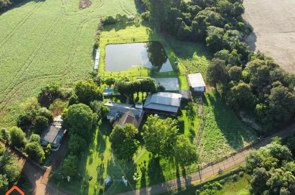 Chácara porteira fechada com casa e área de lazer completa - Boa Esperança - Realeza/PR
