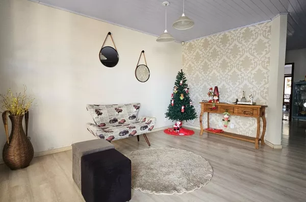 Casa para venda no centro de realeza 