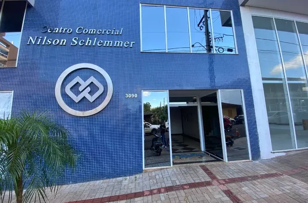 Sala comercial em andar para venda - Avenida Bruno Zuttion - Realeza/PR