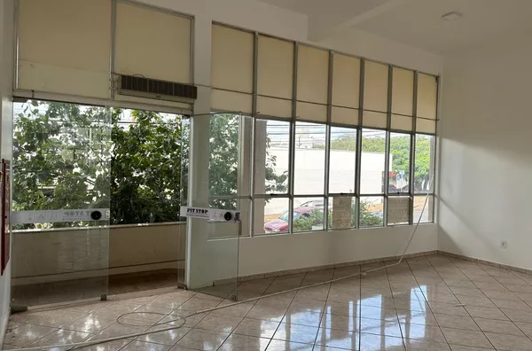Sala comercial para aluguel em frente ao Manfroi - Centro - Realeza/PR