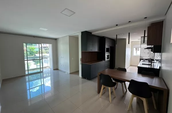 Apartamento com móveis planejados para venda em Fco. Beltrão