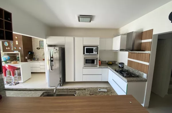 Casa com piscina próximo ao centro - Realeza/PR