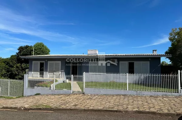 Casa para venda com terreno de esquina - Centro - Realeza/PR