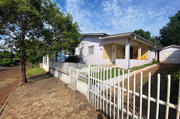 Casa para venda 3 quartos com lote inteiro - São José - Realeza/PR