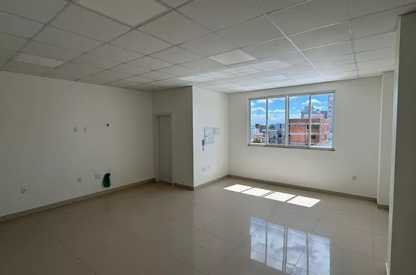 Sala comercial em andar para aluguel - Edifício Jaime Martini