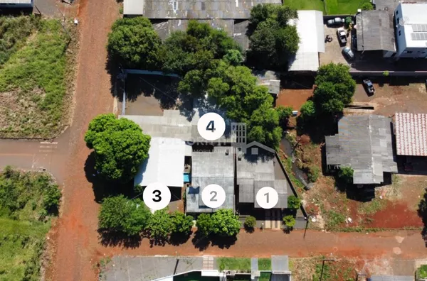 Terreno contendo 3 casas e 1 sala comercial