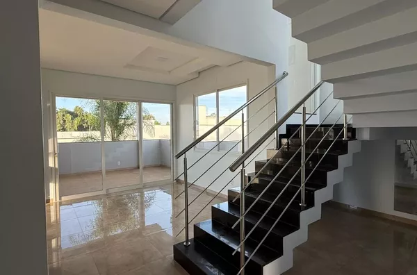 Casa para venda no Condomínio Realeza