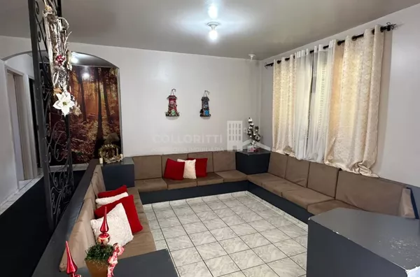 Casa para venda com terreno de esquina - Centro - Realeza/PR