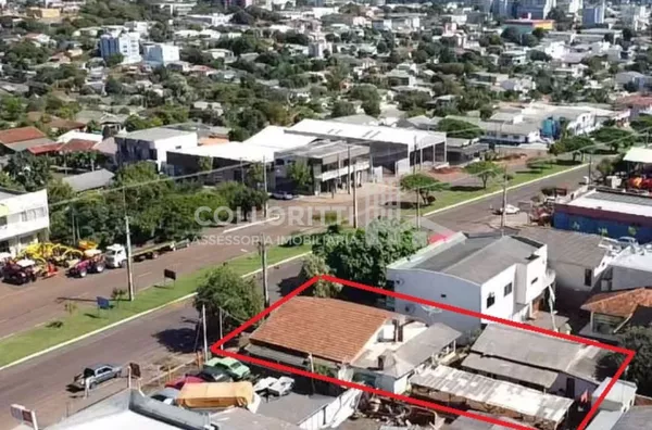 Terreno Comercial para venda - contendo 01 casa em alvenaria e 01 casa em madeira - Realeza/Pr