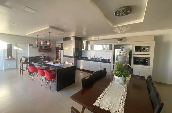 Casa alto padrão para venda - Centro - Santa Izabel Do Oeste/PR